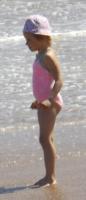personnal pics...Candid kids girl (at the beach) 3