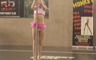 15 years old Luisa Pole Dancing