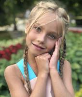 Iuliia: Model Age 11
