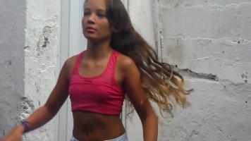 Bolimbolacho - Beautiful Girl Dancing In Some Dump