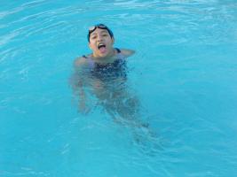 Topfy swimming