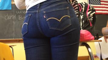 Cecilia 15yo latina fat ass in jeans classroom