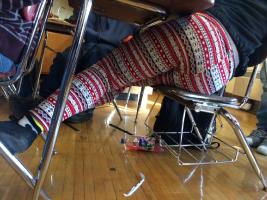 Leggings in class candid