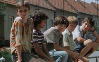 Pětka s hvězdičkou /Five with a star/ (movie, 1985)