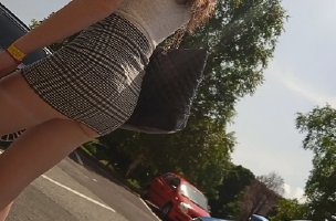 Miniskirt ass public voy